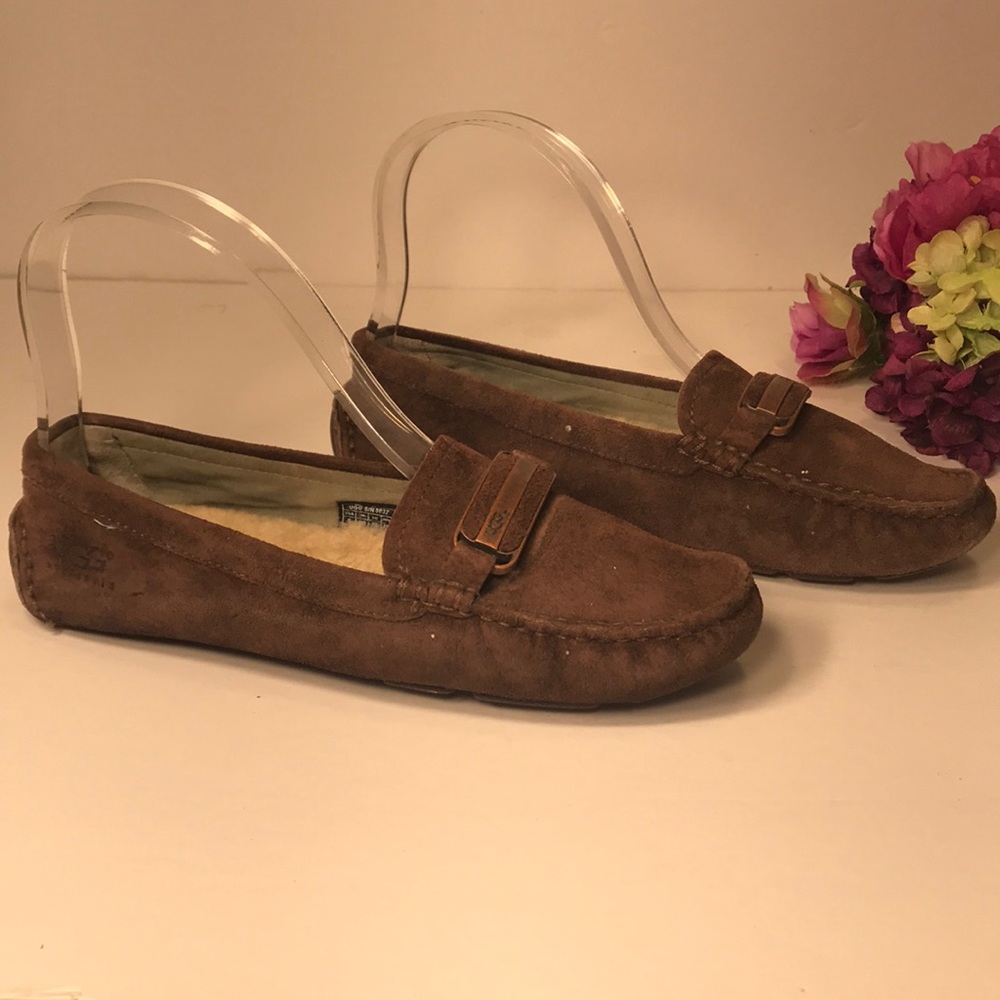 Ugg - Picture 2 of 5